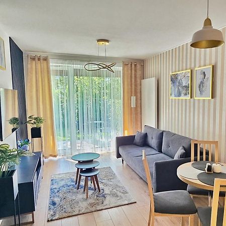 Apartament Whiteblue Kolobrzeg Z Duzym Ogrodkiem - 100 M Od Plazy! Whiteblue Kolberg Apartment Mit Grossem Garten - 100 M Vom Strand Entfernt! Whiteblue Kolobrzeg Apartman S Velkou Zahradou - 100 M Od Plaze! Exteriör bild