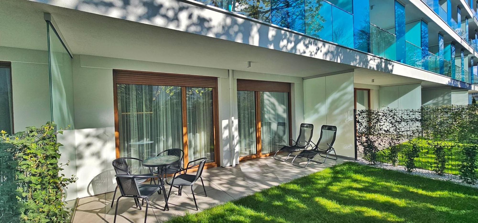 Apartament Whiteblue Kolobrzeg Z Duzym Ogrodkiem - 100 M Od Plazy! Whiteblue Kolberg Apartment Mit Grossem Garten - 100 M Vom Strand Entfernt! Whiteblue Kolobrzeg Apartman S Velkou Zahradou - 100 M Od Plaze! Exteriör bild